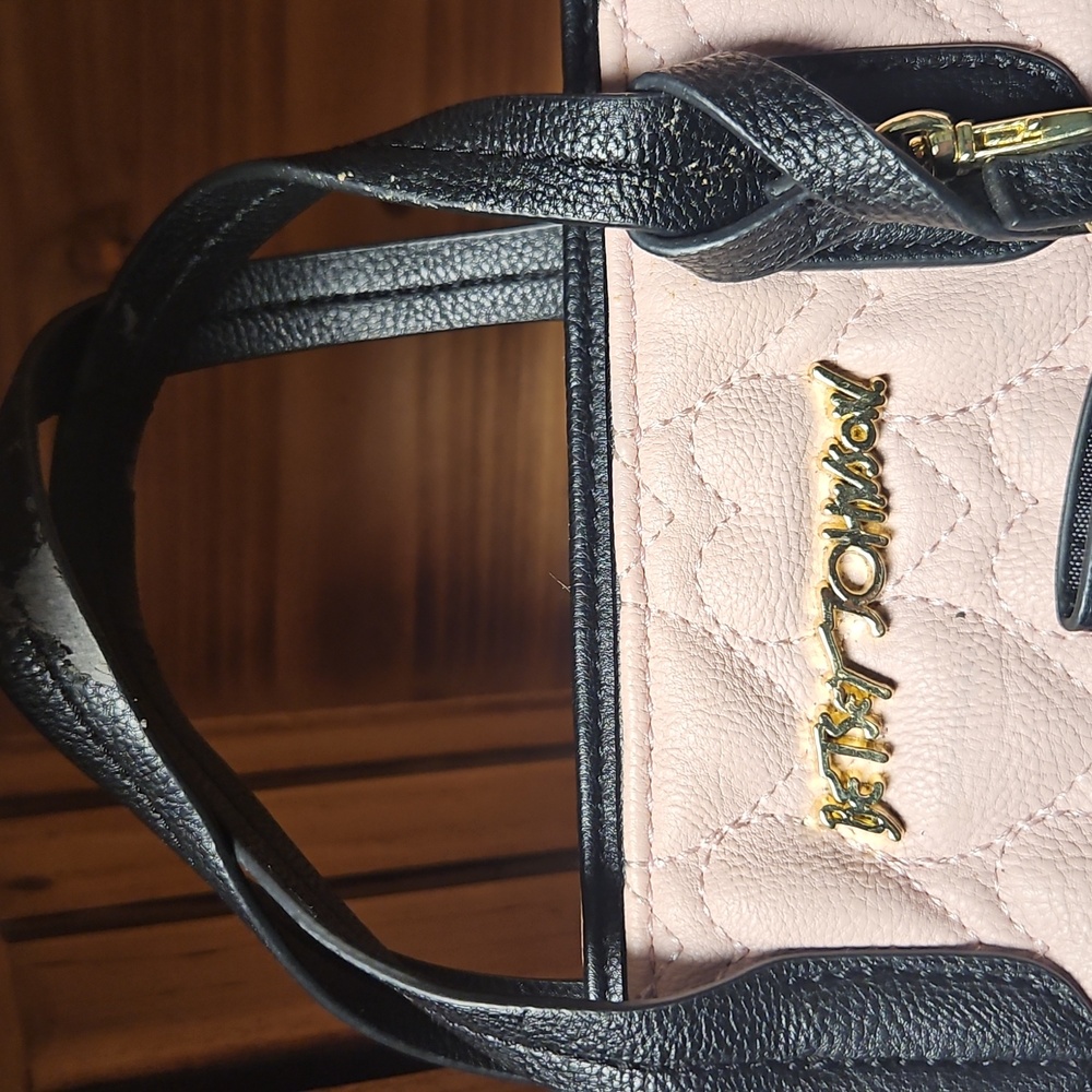 NEW WITH TAGS - FLAW** Betty Johnson Tote - Picture 5 of 16